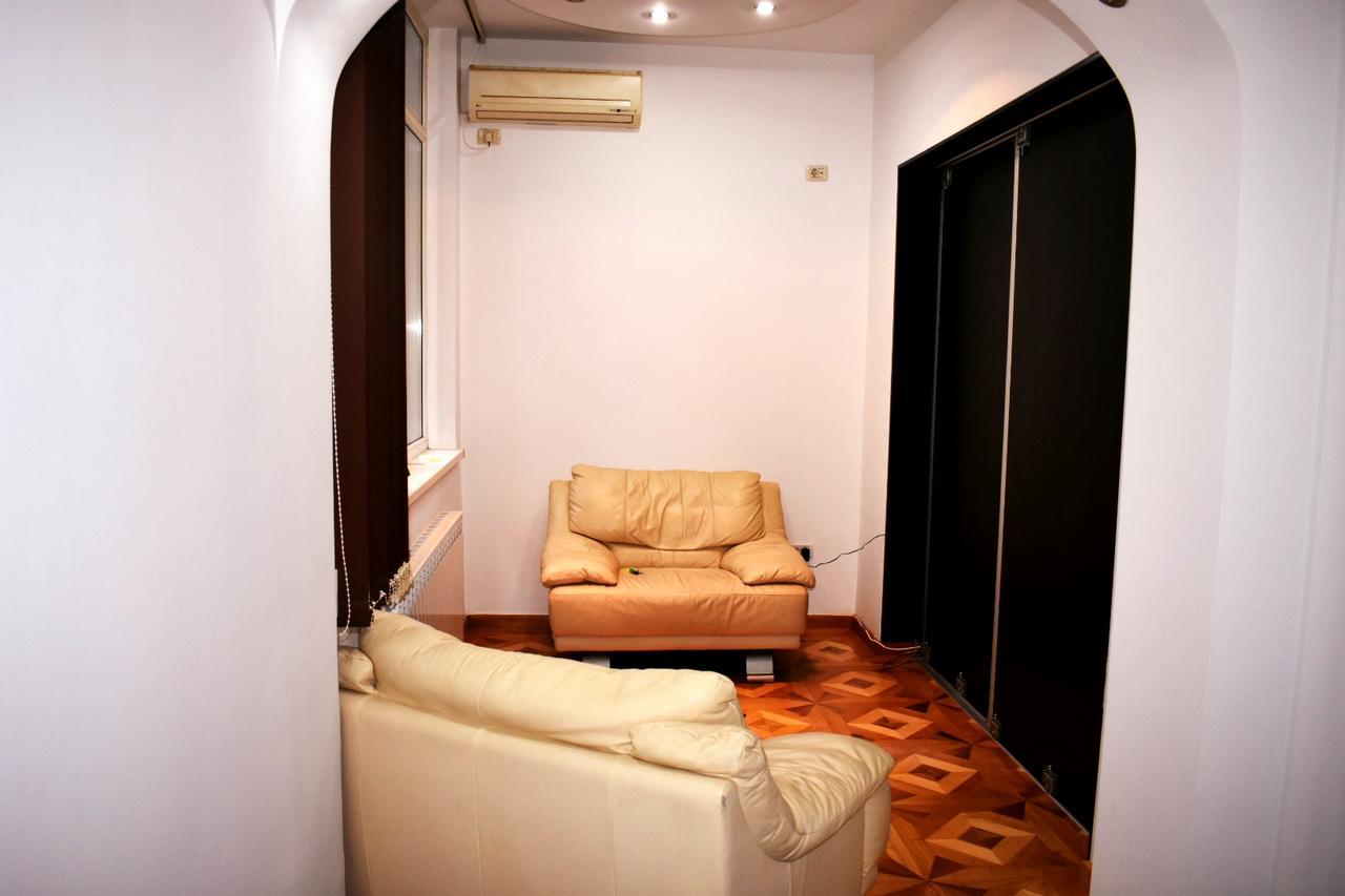 Grand Central Accomodation Sala Palatului Bukarest Exterior foto